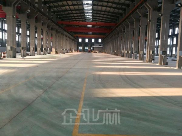 出租：江阴2000平单层厂房层高18米，32吨行车