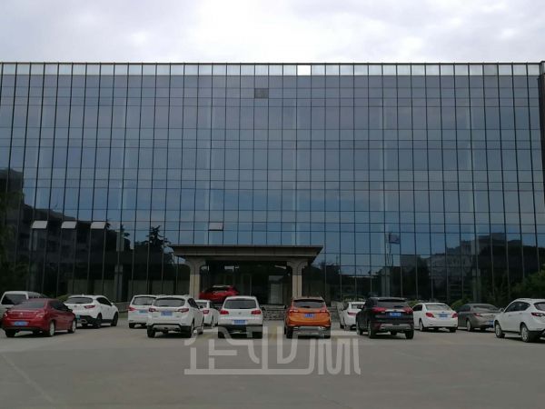 厂房正门图