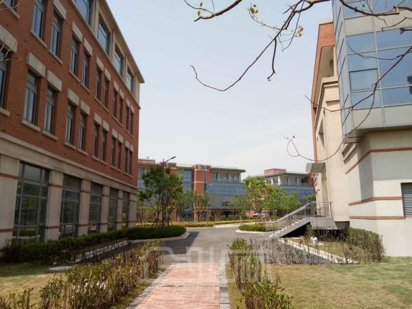 厂房正门图