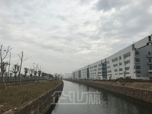 出租 常州轨交园区30000平米四层厂房 单价15元/平米/月