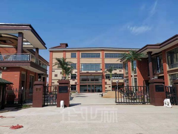 厂房正门图