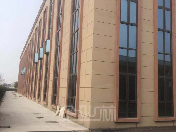 厂房正门图