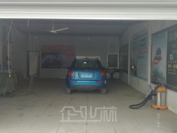 威海高区后峰西家家悦北蜻蜓童装院内仓库