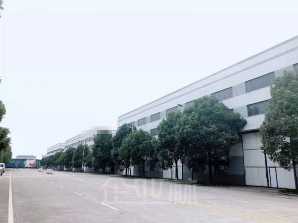 出租：江苏启东厂区7574平米单层厂房，有喷漆喷塑环评