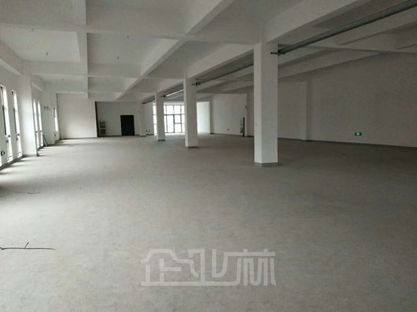 出租浦东104板块9000平米火车头厂房，精装办公室，可分租