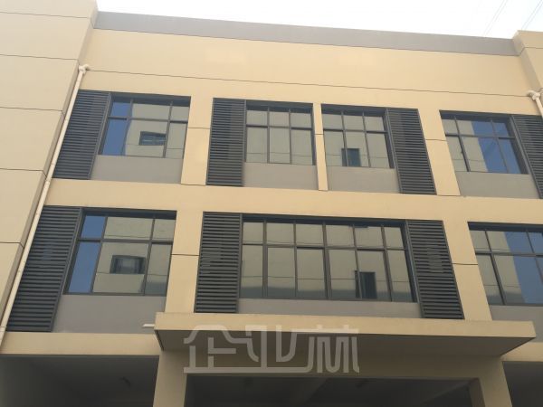 厂房正门图