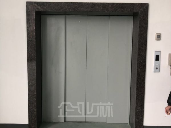 厂房正门图