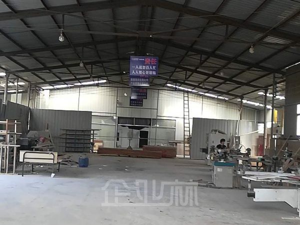 厂房正门图