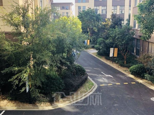 厂房正门图