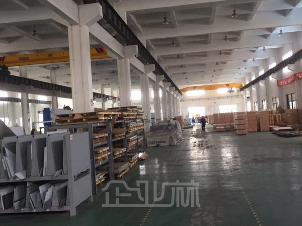 厂房正门图