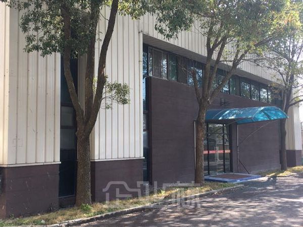 松江工业区104地块独院单层厂房可架行车2900平