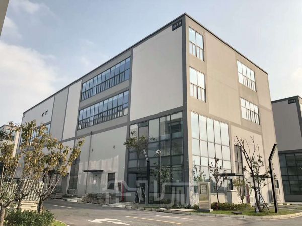 出售苏州昆山2600平全新厂房，产证齐全