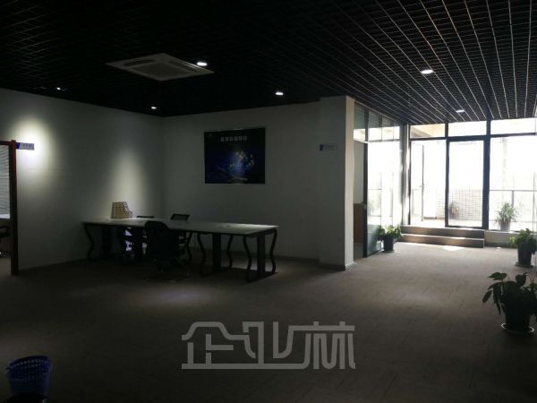 厂房正门图