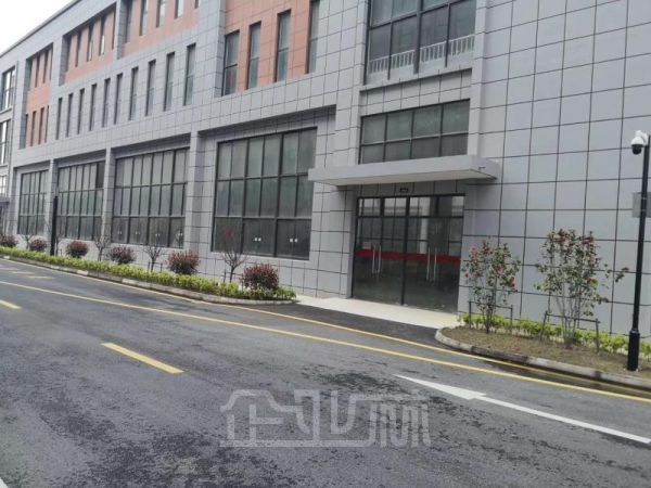 给你几张图片  请看看是不是想要的厂房
