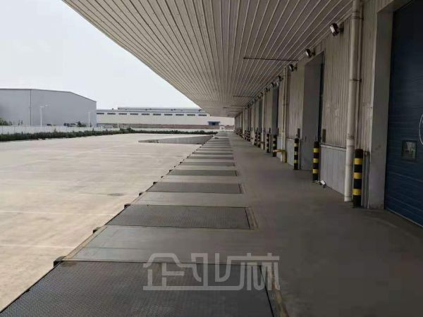 一手房东有产证,自带高台效率高,场地宽敞出行快,