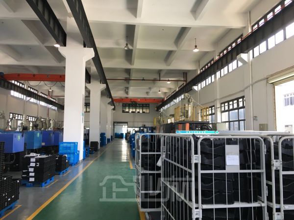 厂房正门图