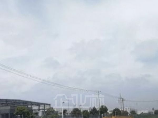 浦东临港10000平方厂房出租，104地块层高12米，有行车