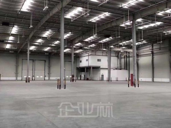 浦东新区8800平方厂房出租，层高10米有行车
