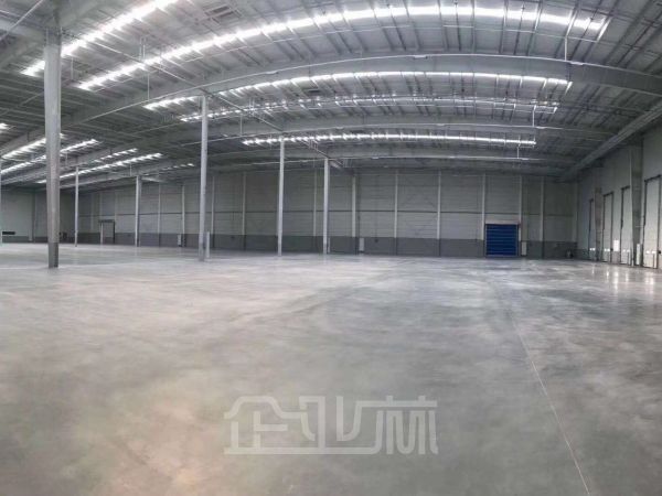 金山18000平方仓库出租，层高10米，标准仓储设施