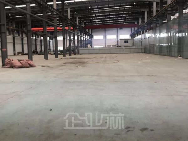 锡山6600平方厂房出租，层高10米以上，自带行车