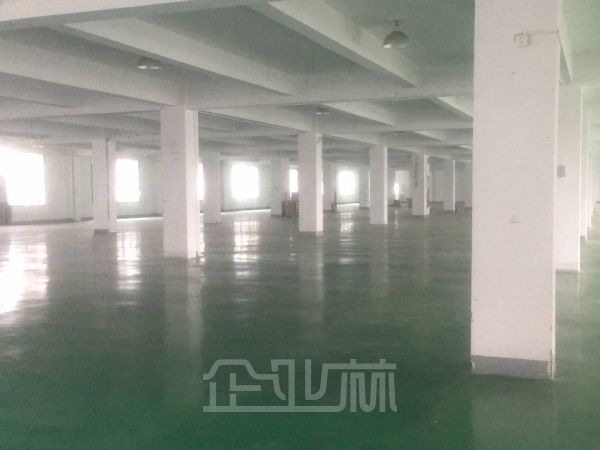 两栋3层厂房，每栋8600平米