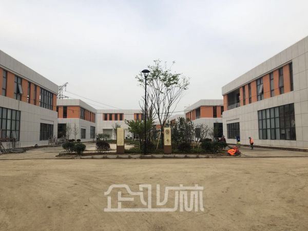 厂房正门图