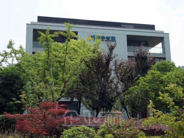 出租闵行浦江2000平米办公研发楼精装修