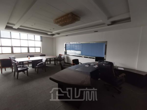 厂房正门图