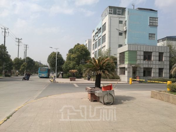 出售) 厂房，独立产证，一楼层高4米，可贷款