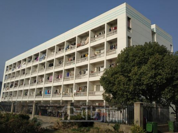 厂房正门图