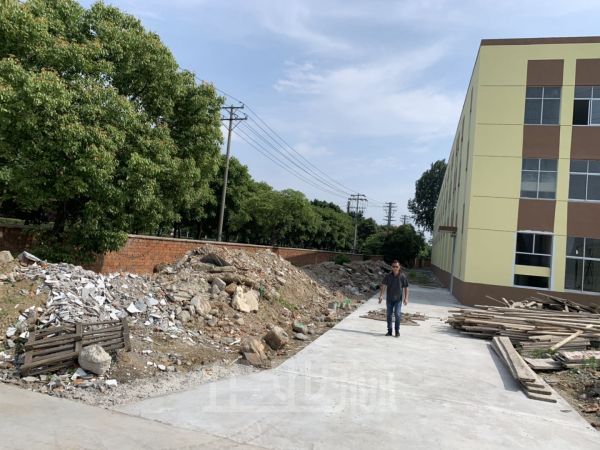 厂房正门图