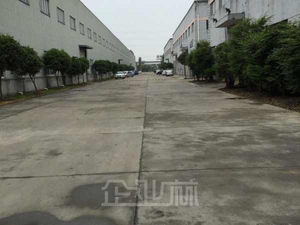 苏州吴江汾湖12000平单层可架行车厂房分割出租
