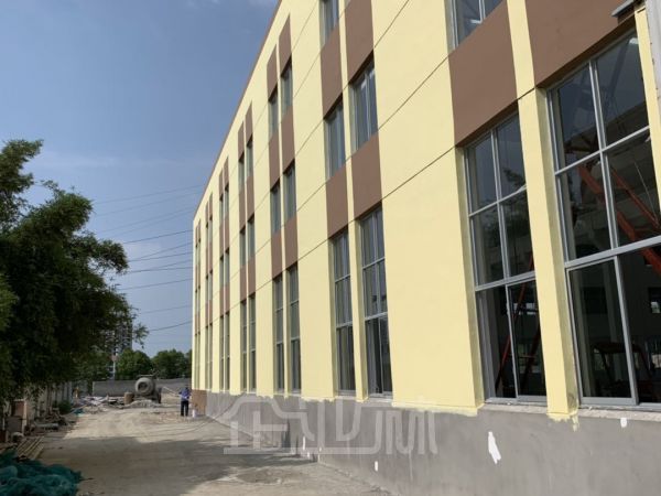 出售：宜兴12亩独门独院单层火车头5000平厂房，可租可售