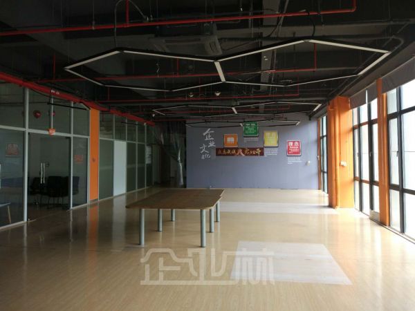 厂房正门图