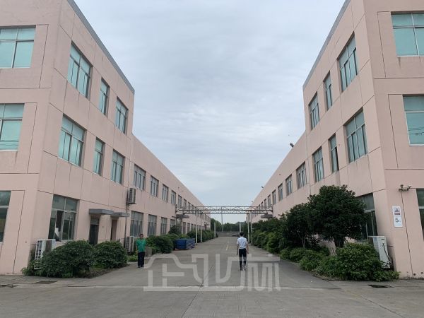 昆山德国工业园厂房出租，单层9000平有行车，30+2/元