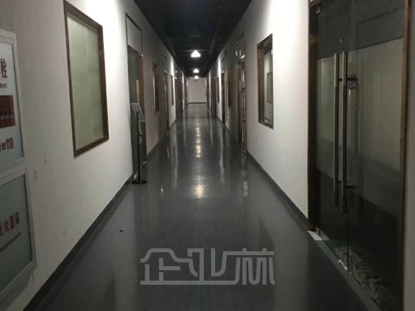 厂房正门图