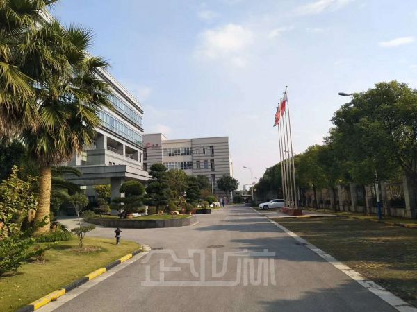 出租：青浦赵巷崧盈路厂房 301室966平 单层 环境好优质厂房