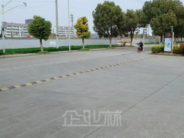 厂房正门图