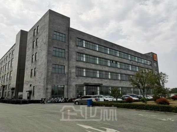 松江新桥17288平104板块厂房对外出租    租金1.5元/天/平米（350平米起租）行业不限