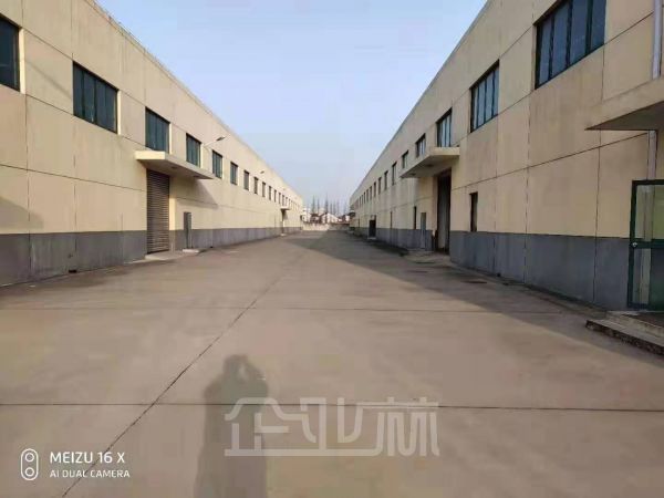 出售：江苏苏州昆山石牌厂房 5000平 单层 火车头厂房