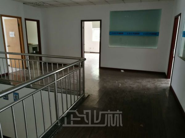 出售上海松江大港三栋火车头厂房