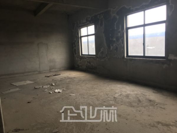 出租：江苏宜兴190000平多层厂房，可分
