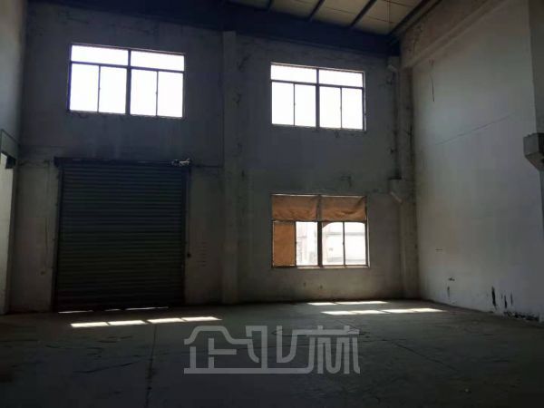 出租：青浦赵巷沪青平公路700平仓库