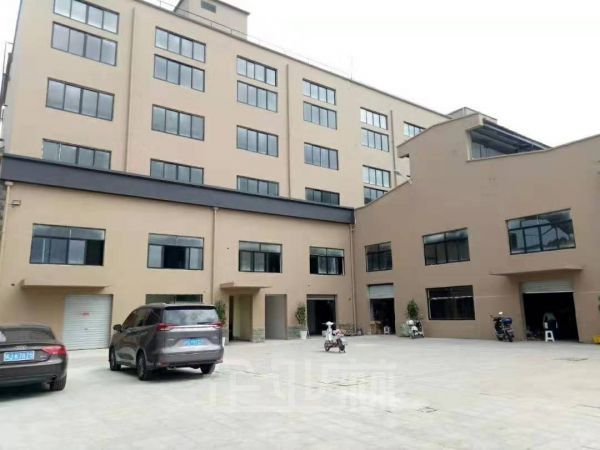 出租：松江区九亭镇九新公路厂房 2000平 多层 二楼可随意分割