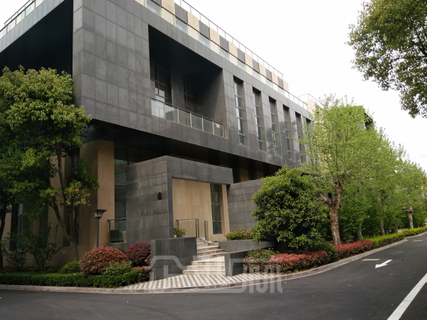 厂房正门图
