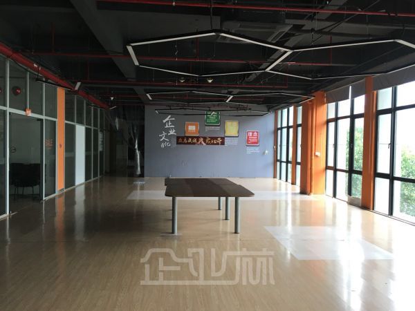 厂房正门图