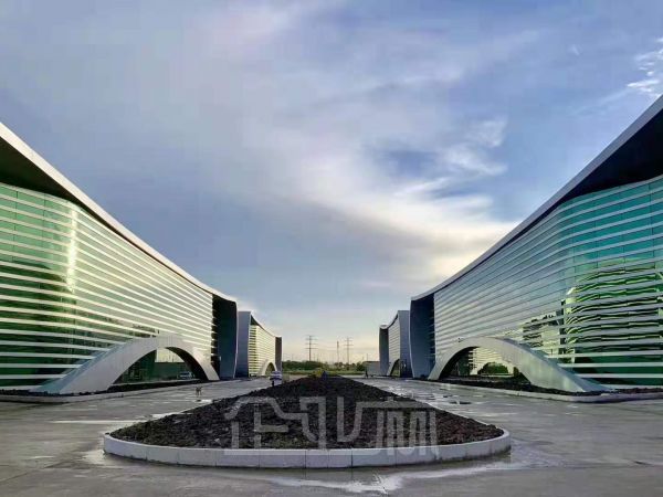 厂房正门图