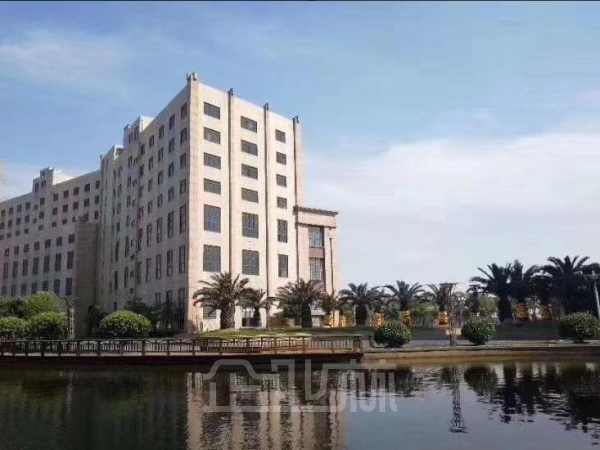 厂房正门图