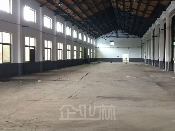 奉贤西渡独门独院单层火车头式厂房出租面积1650平