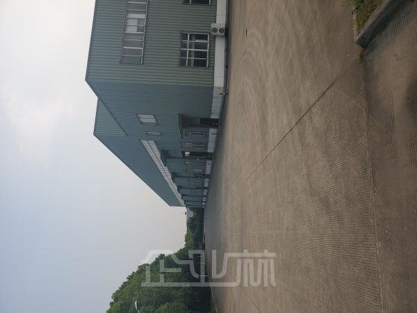 出租：苏州昆山单层16米层高带行车26600平厂房 带办公 可分割
